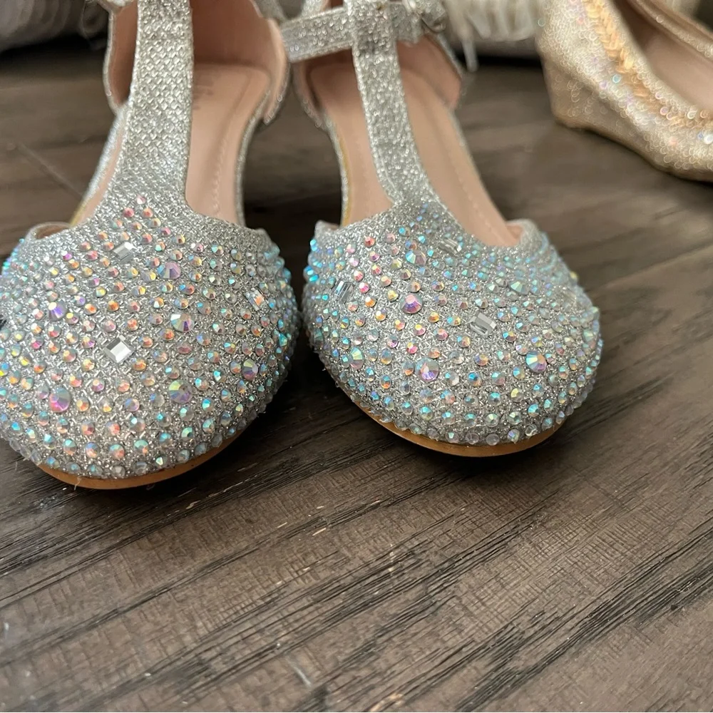 Iridescent Rhinestone T-Strap Dress Shoes - Silver